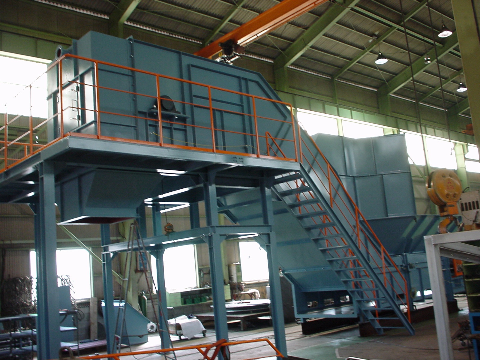 ゴミ処理用コンベヤ　ゴミ焼却